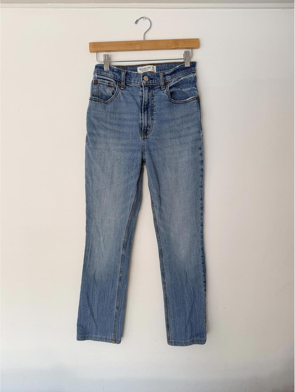 Abercrombie & Fitch 90s straight High Rise Jeans Size 26